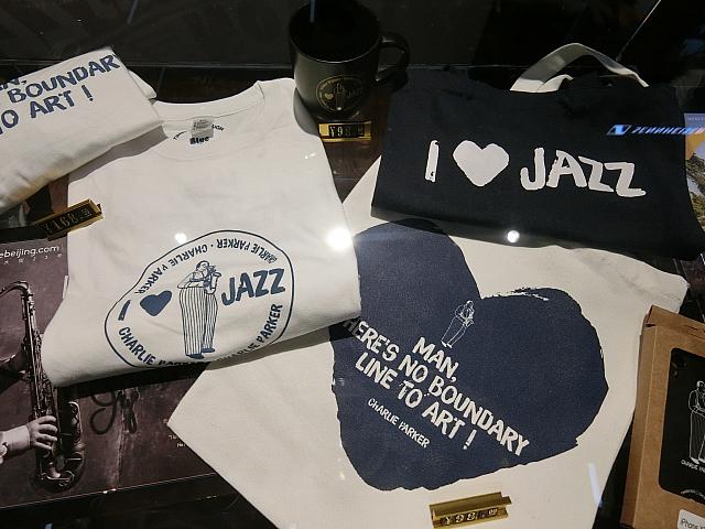 Tシャツ、トートバッグなど