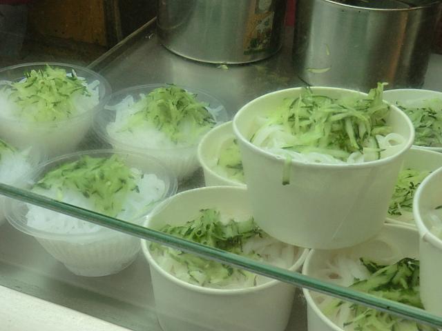 「涼皮」（和え麺）