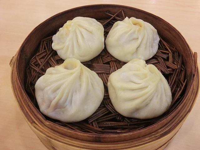 「蟹黄湯包」