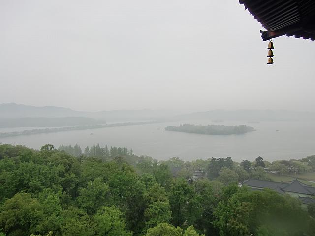 最上階からの西湖の眺め。
