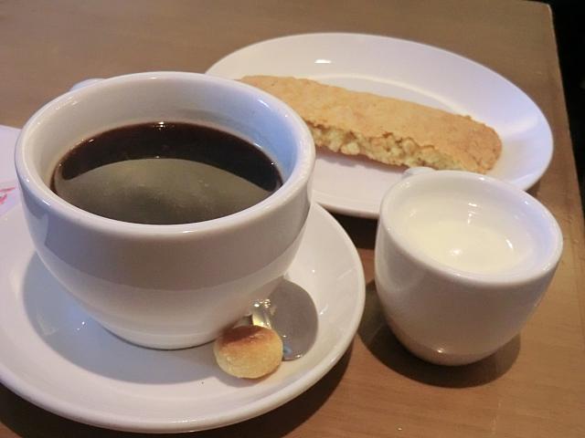 朝限定でコーヒーおかわり自由のお店も