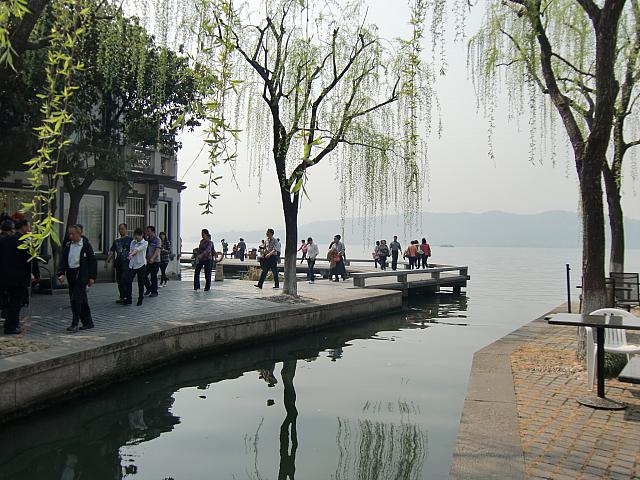 春の西湖です