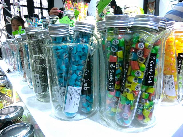 カラフルなキャンディはお土産にも◎
