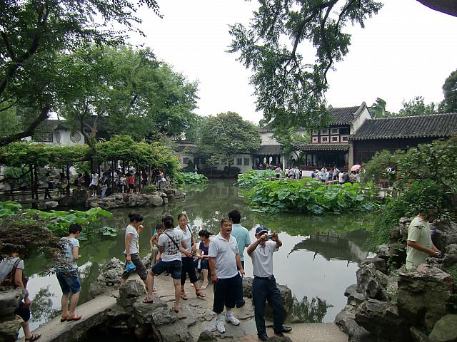 蘇州の庭園。緑がいっぱいだけどすごく暑いです