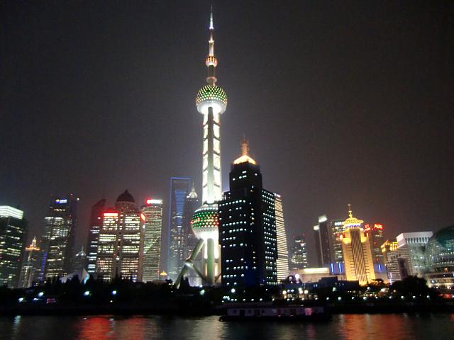 行きはこんな夜景、