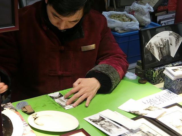 職人にその場で作ってもらえます