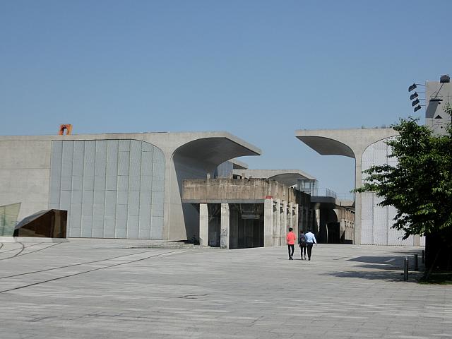 龍美術館（西岸館）