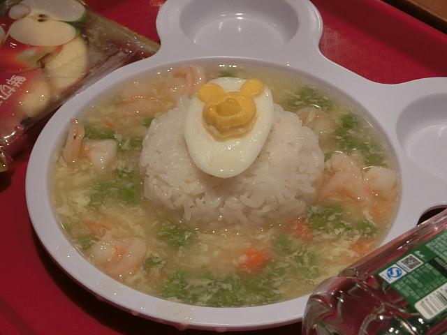 エビ玉ご飯。卵にミッキーの顔が
