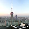 リッツ・カールトン浦東上海58階のバー「フレア」にて。絶景です
