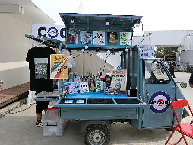 こちらもカクテルのフードトラック