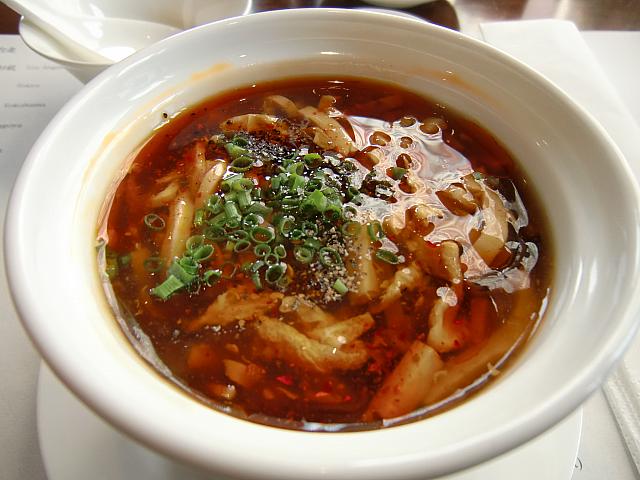 酸っぱ辛い「酸辣湯」