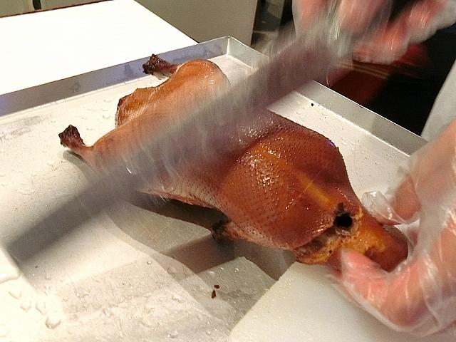 本場の北京ダックを食べに行こう