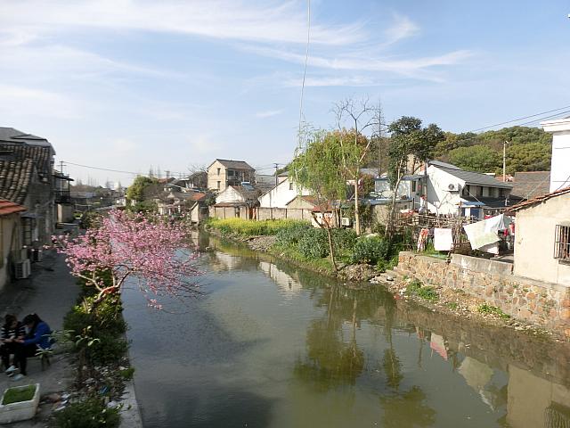 麓の村です