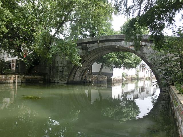 古い石橋が点在