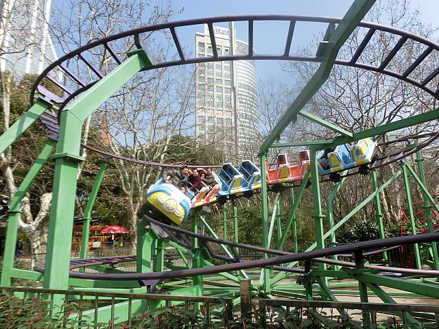 ミニ遊園地があります