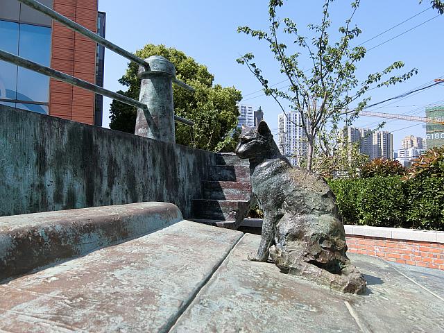 船乗りの猫の像