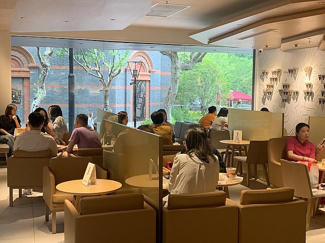 店内はこんな感じ
