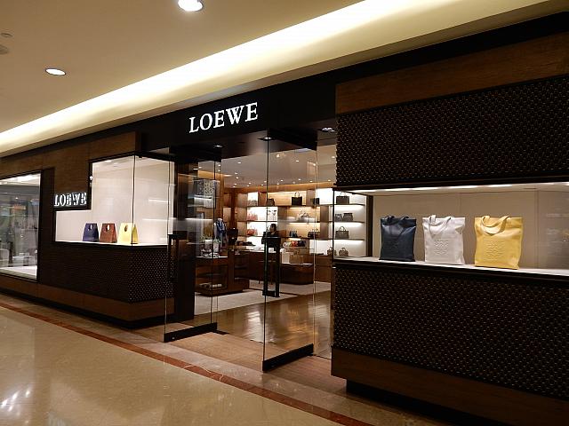 ロエベ