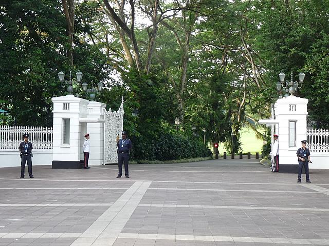 イスタナは祝日には一般公開されています。