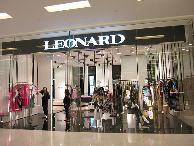 LEONARD PARIS