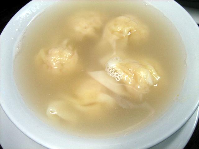 むきえび入りワンタンスープ（A$13.80）
