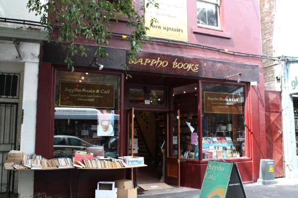 お店の外観。なんだか素敵な本がみつかりそうな予感！