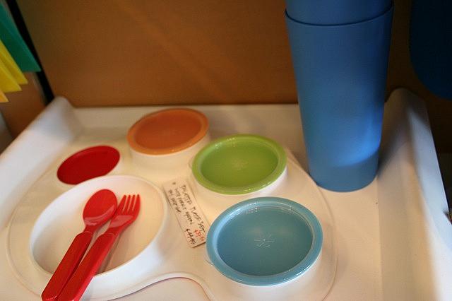 〈palette plate set 定価A$49.95がセール中でA$37.50に！〉
パレット型のプレートにタッパーがセットされているので、子連れのピクニックにも最適！