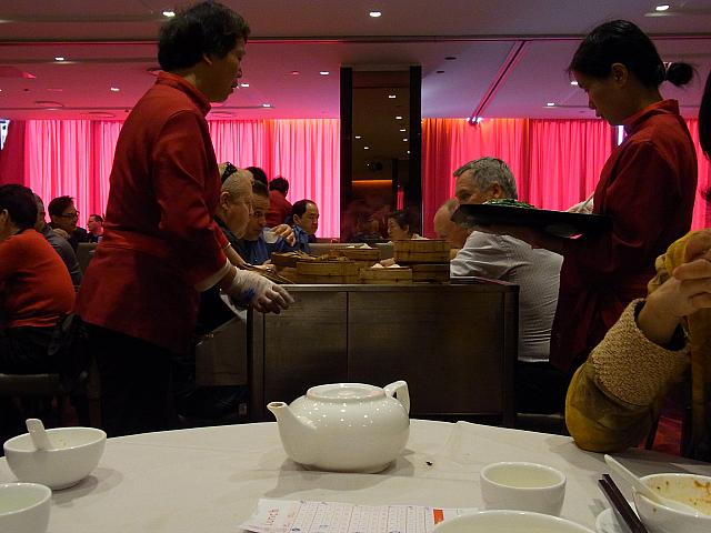 八楽居（The Eight）は750席もある大型飲茶レストラン。