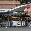 シドニーでミートパイの有名店といえば、ハリーズカフェ。