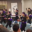 狭い会場を元気に踊る沖縄のエイサーグループ。東北までこのエールが届いていますように。