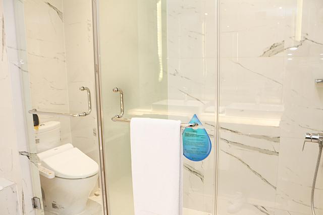 シャワーブース