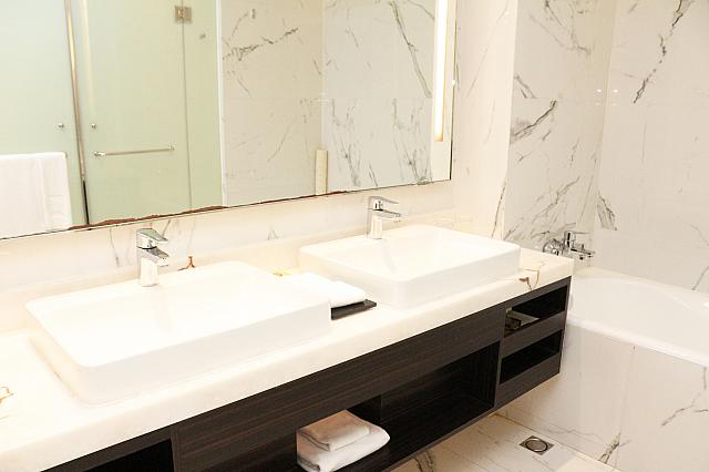 洗面台(洗面台が１つの部屋もあります)