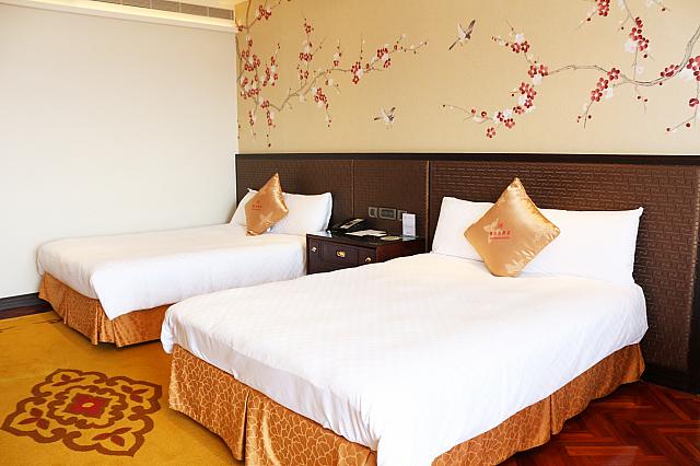 ダブルベッド2台の部屋