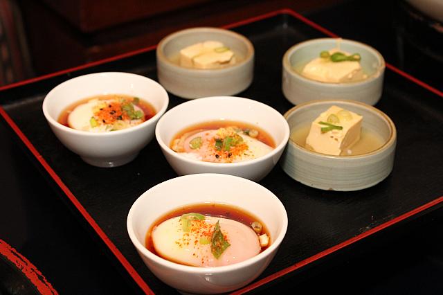 温泉たまごに冷奴