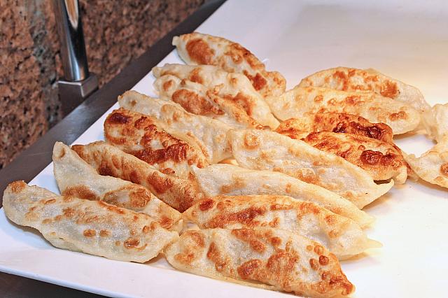 焼き餃子がありました～