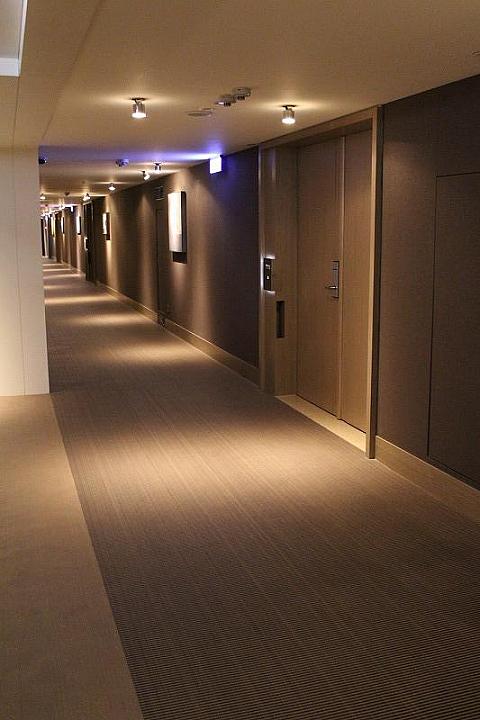 廊下もスッキリとシンプルです