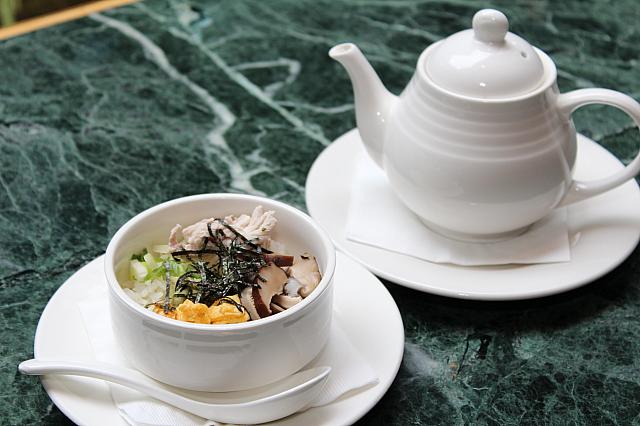 鶏茶漬けはなんと鶏がらスープ！梅茶漬けや鮭茶漬けも気になる～♪