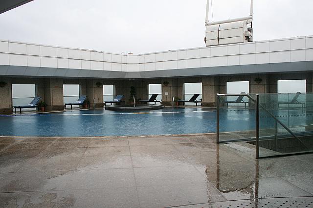 屋外プール。ここからも101が見えます！