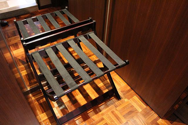 荷物はこちらへ