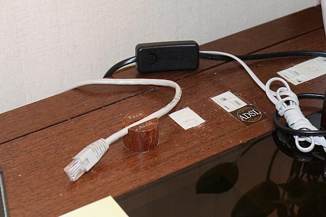 ネットケーブルもあります