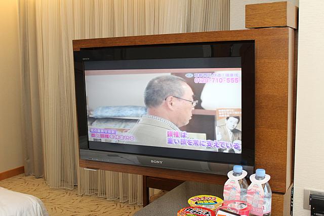 ベッドからもソファーからも見られるようになっているんです！