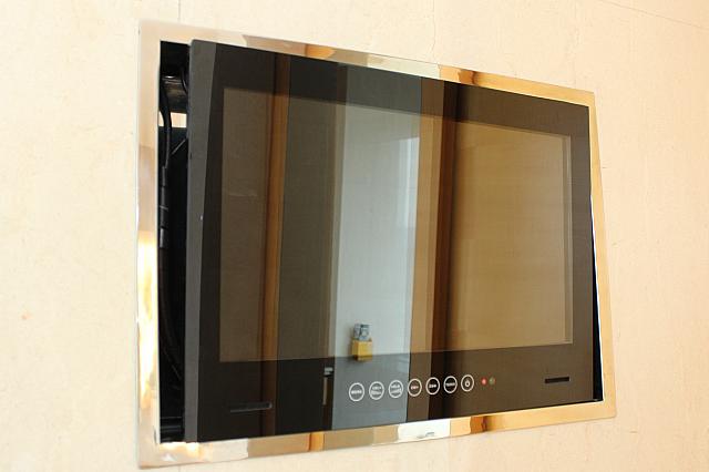 浴室のテレビはちょっと高級になったかな？