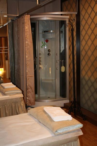 オイルマッサージの方用にシャワーも