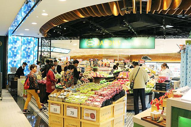 「JASONS」は、国内外のものを扱う大型輸入スーパーですが、ばらまき用のお菓子などを買うのにちょうどいいです♪