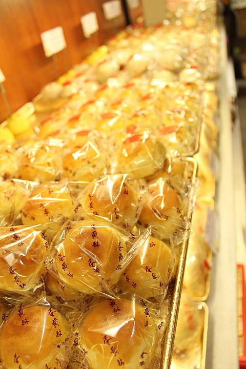 地元では月餅類が大人気！！