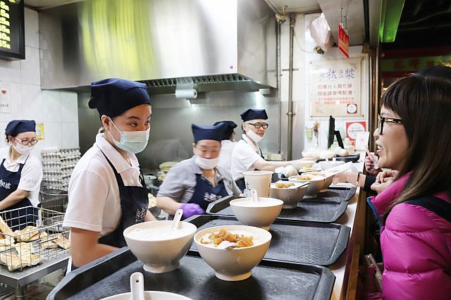 オバチャンも大忙し！