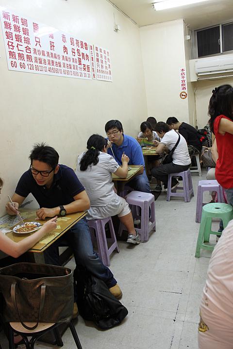 小さな店舗です