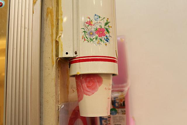 アイスボックスに加え、コップ入れもレトロです！可愛い～。