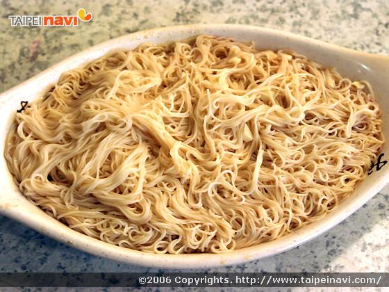 ◆ 拌麻油麺線（一人分）　　50元