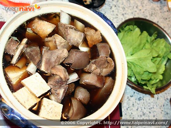 ◆ 羊肉鍋　　600元（2人分） 